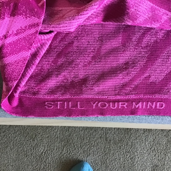 Lululemon AthleticavSwift Tech top size 12 - Picture 6 of 6